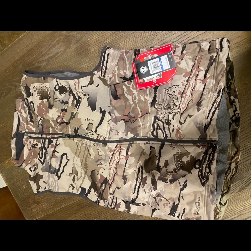 Under Armour windstopper camo vest xl brand new